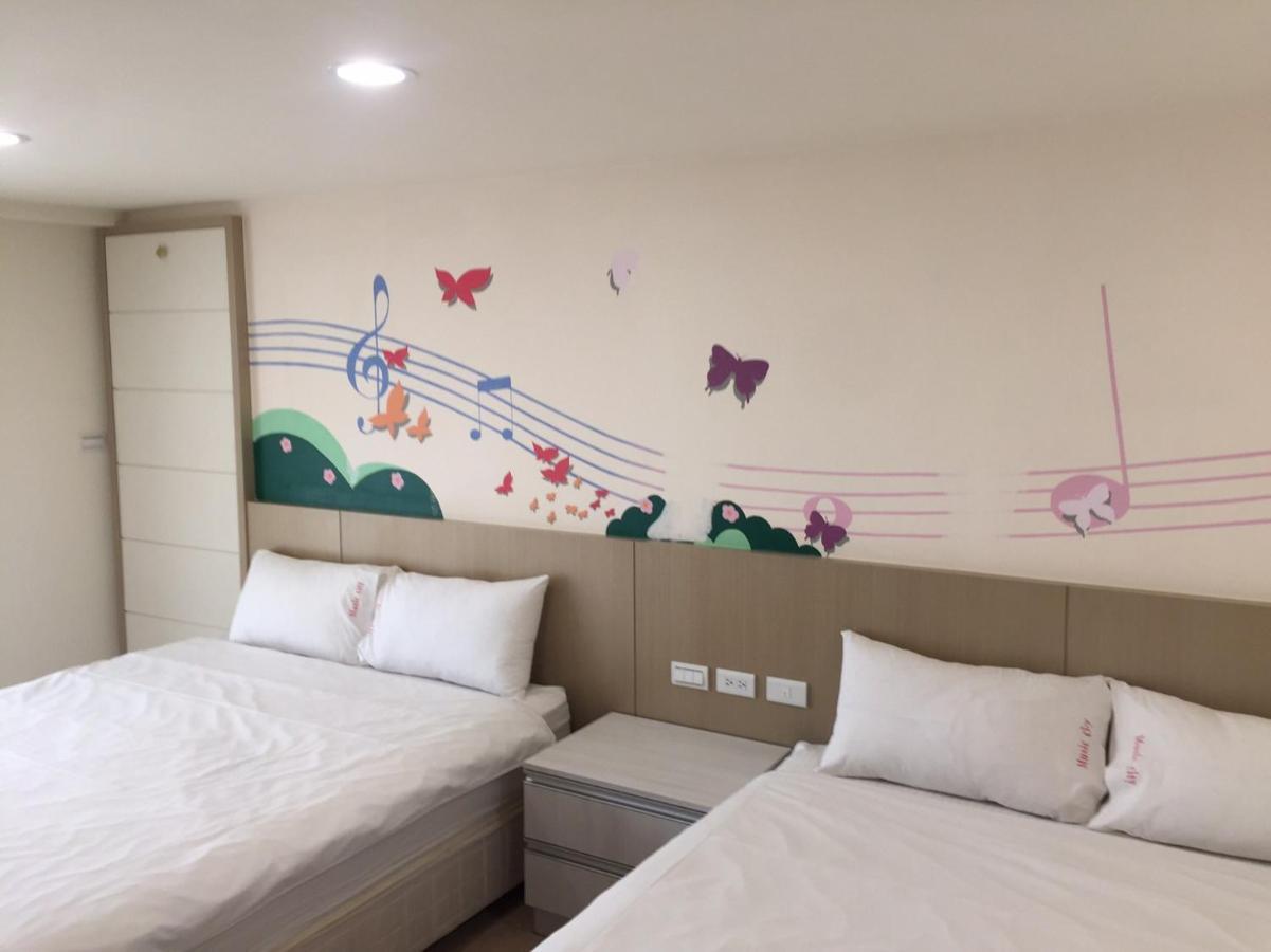 Music City Inn Kaohsiung Exterior photo