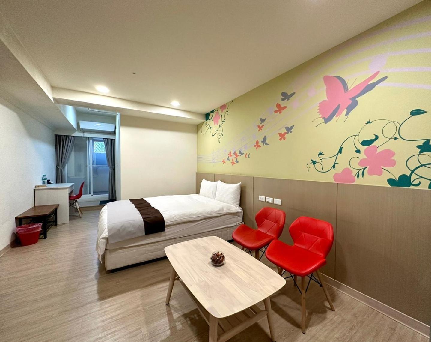 Music City Inn Kaohsiung Exterior photo